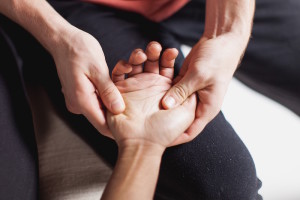 hand massage techniques picture